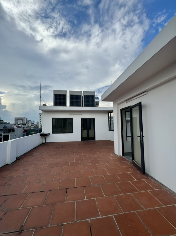 Bán nhà Nguyễn Xiển - diện tích 139m2 8 tầng - Mặt ngõ Vip hơn Mặt phố - giá 76,8 tỷ