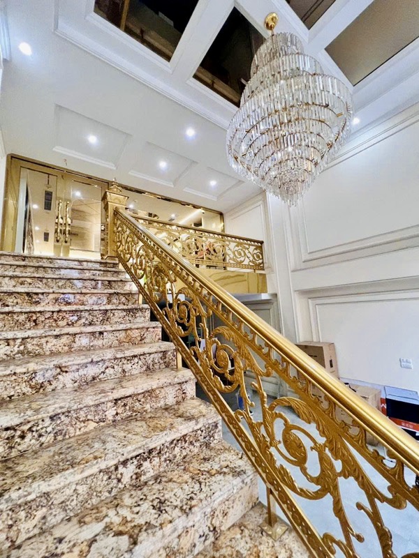 Bán nhà Nguyễn Xiển - diện tích 139m2 8 tầng - Mặt ngõ Vip hơn Mặt phố - giá 76,8 tỷ