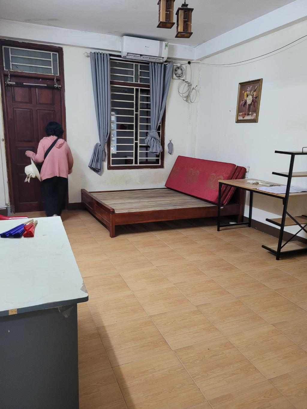 Bán nhà Khuất Duy Tiến - diện tích 90m2 6 tầng - ô tô tránh - giá 28 tỷ