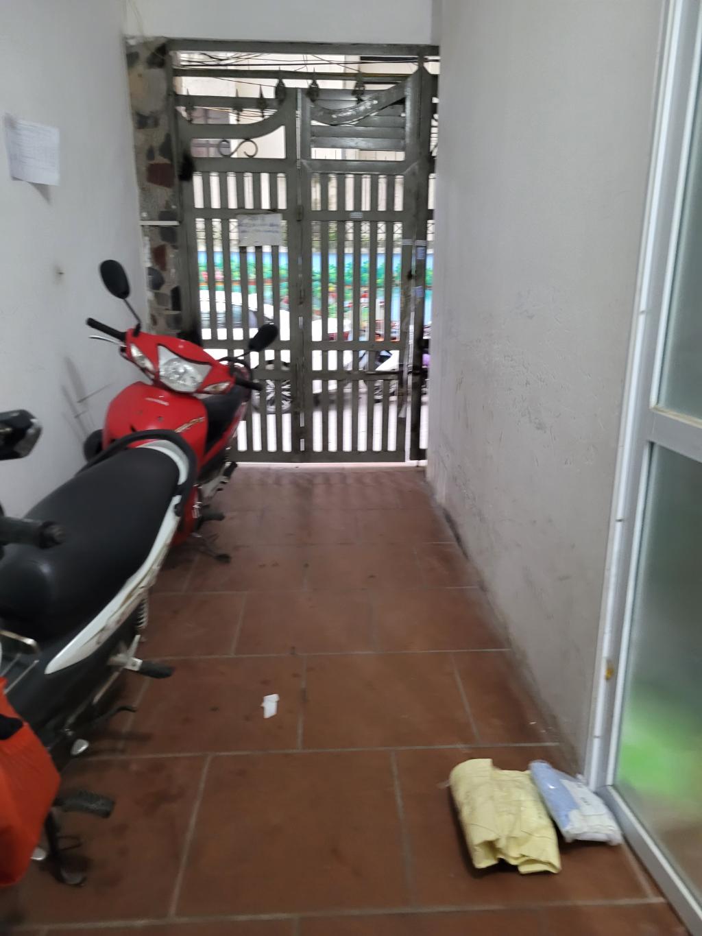 Bán nhà Khuất Duy Tiến - diện tích 90m2 6 tầng - ô tô tránh - giá 28 tỷ