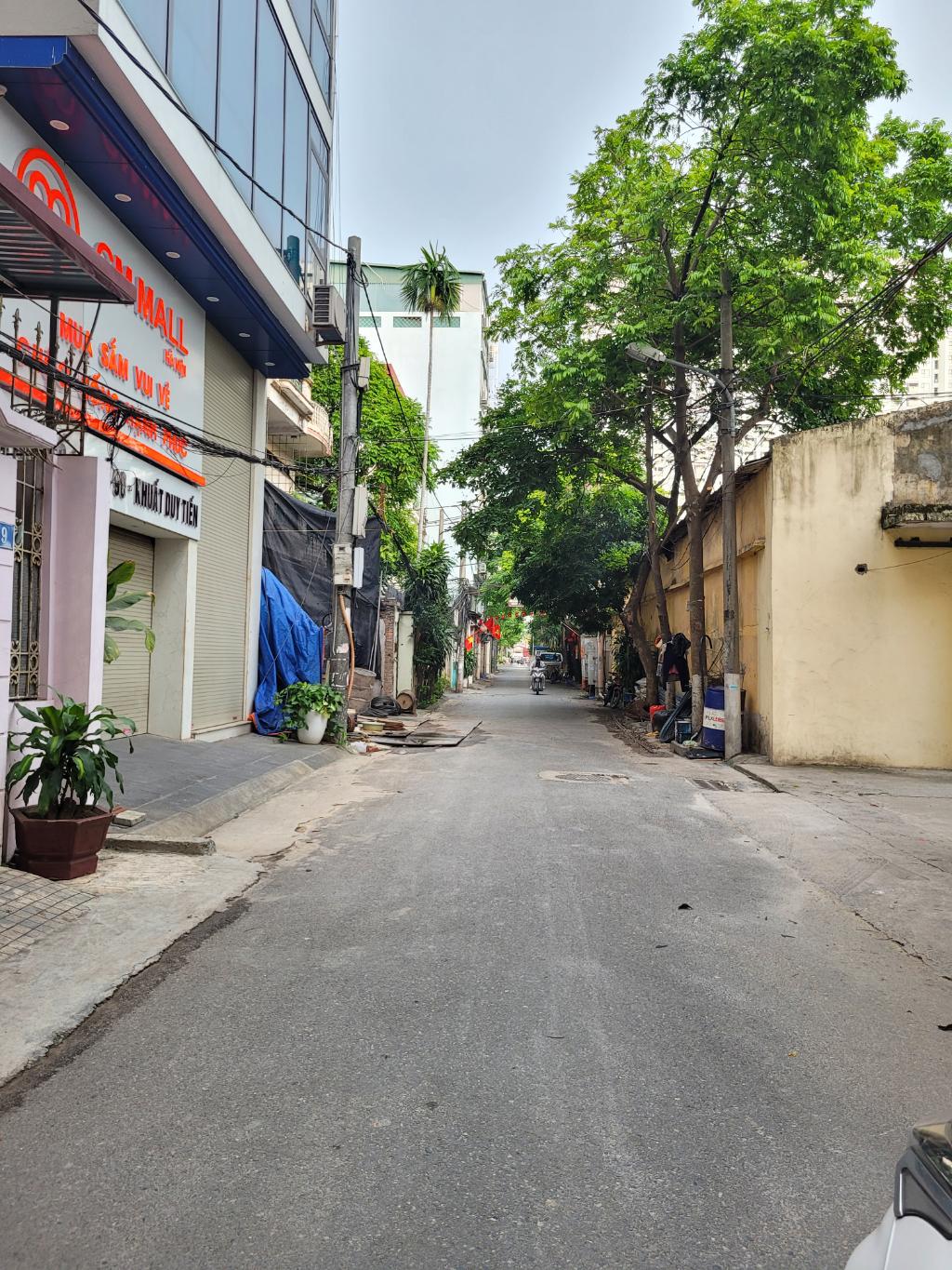 Bán nhà Khuất Duy Tiến - diện tích 90m2 6 tầng - ô tô tránh - giá 28 tỷ