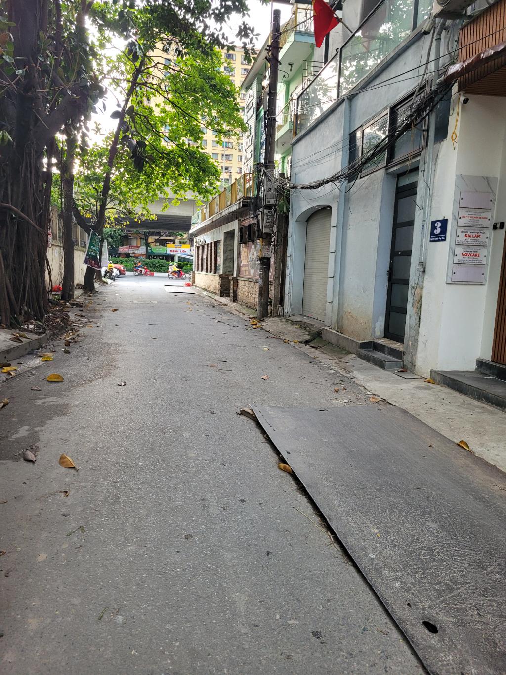 Bán nhà Khuất Duy Tiến - diện tích 90m2 6 tầng - ô tô tránh - giá 28 tỷ