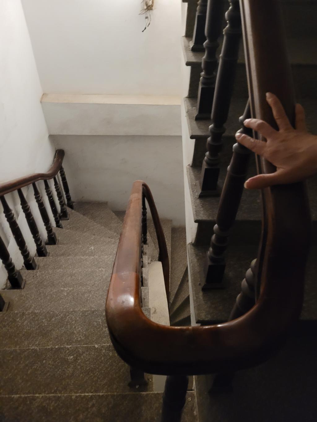 Bán nhà Khuất Duy Tiến - diện tích 90m2 6 tầng - ô tô tránh - giá 28 tỷ