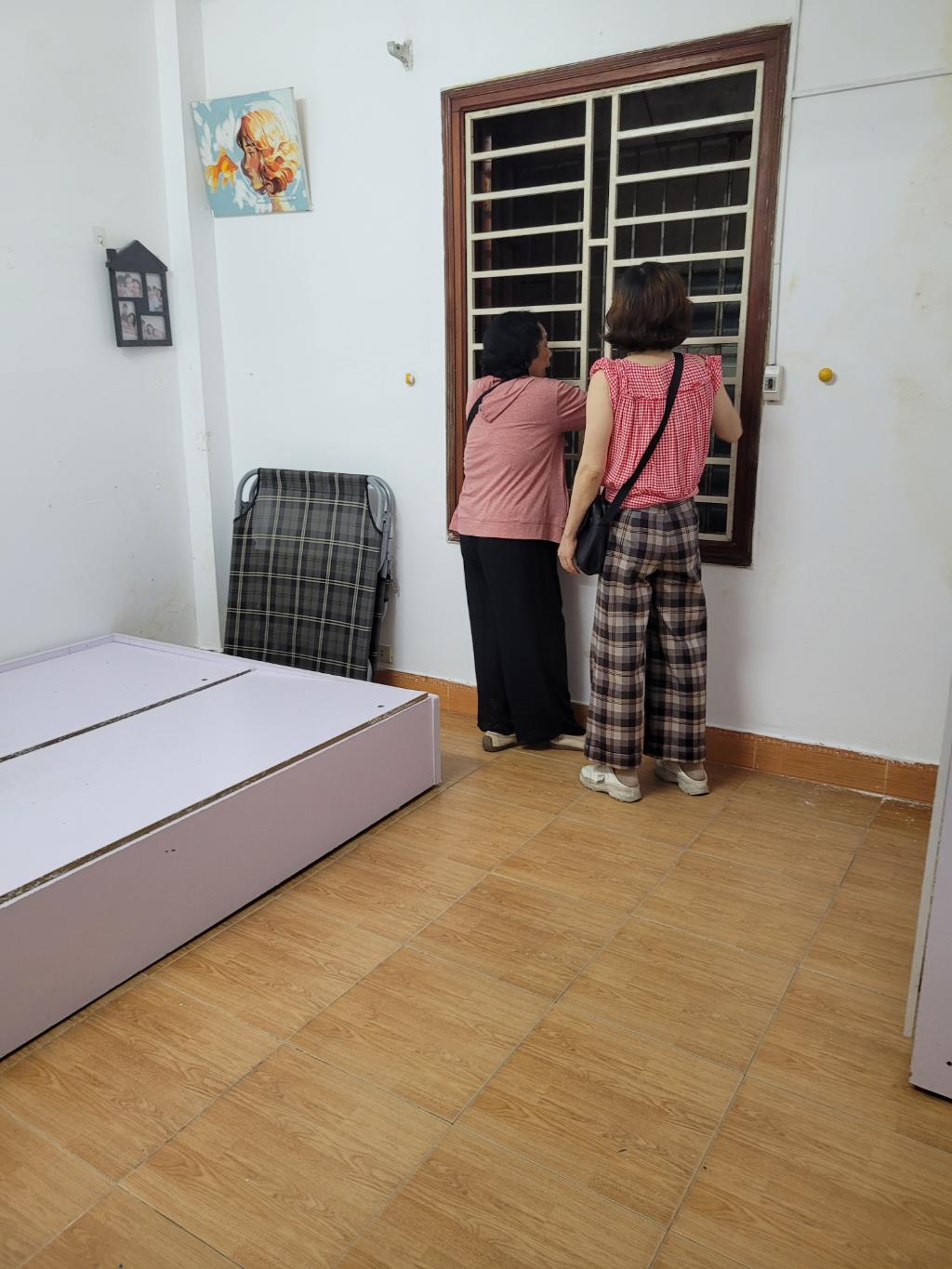 Bán nhà Khuất Duy Tiến - diện tích 90m2 6 tầng - ô tô tránh - giá 28 tỷ