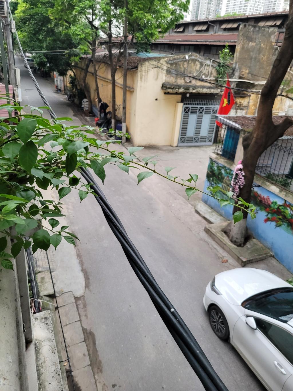 Bán nhà Khuất Duy Tiến - diện tích 90m2 6 tầng - ô tô tránh - giá 28 tỷ