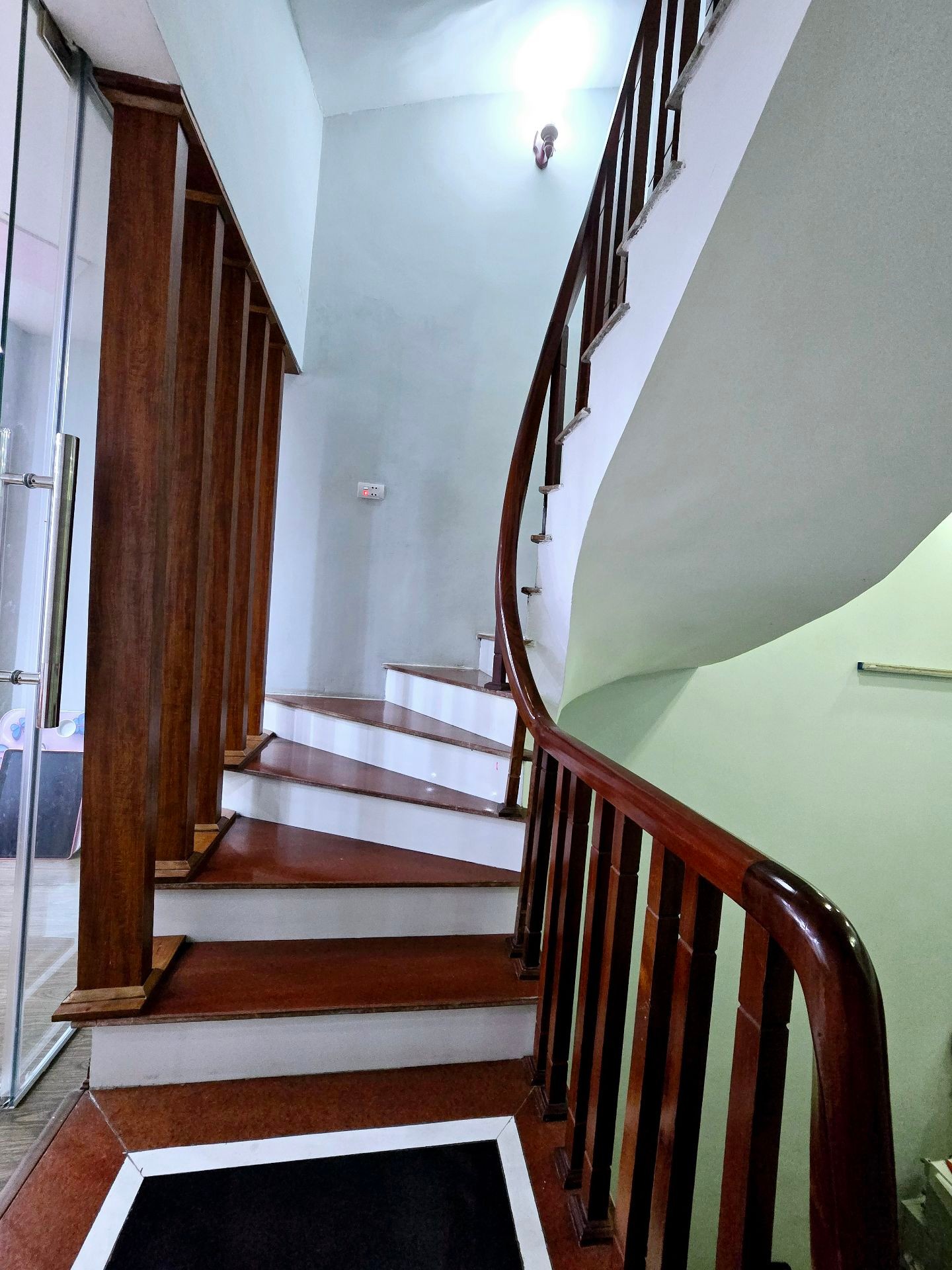 Bán nhà Bằng Liệt - diện tích 39m2 6 tầng - Ô TÔ 10M - giá 10,5 tỷ