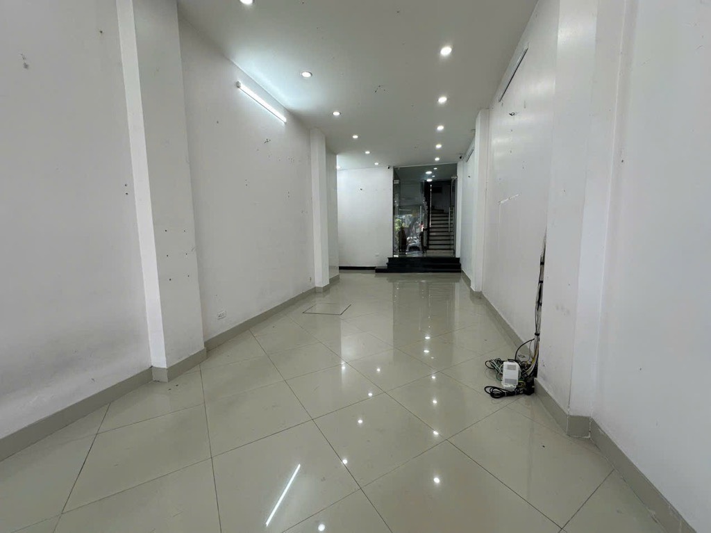 Bán nhà Kim Ngưu - diện tích 65.3m2 7 tầng - Mặt phố 2 vỉa hè siêu rộng - giá 36,8 tỷ