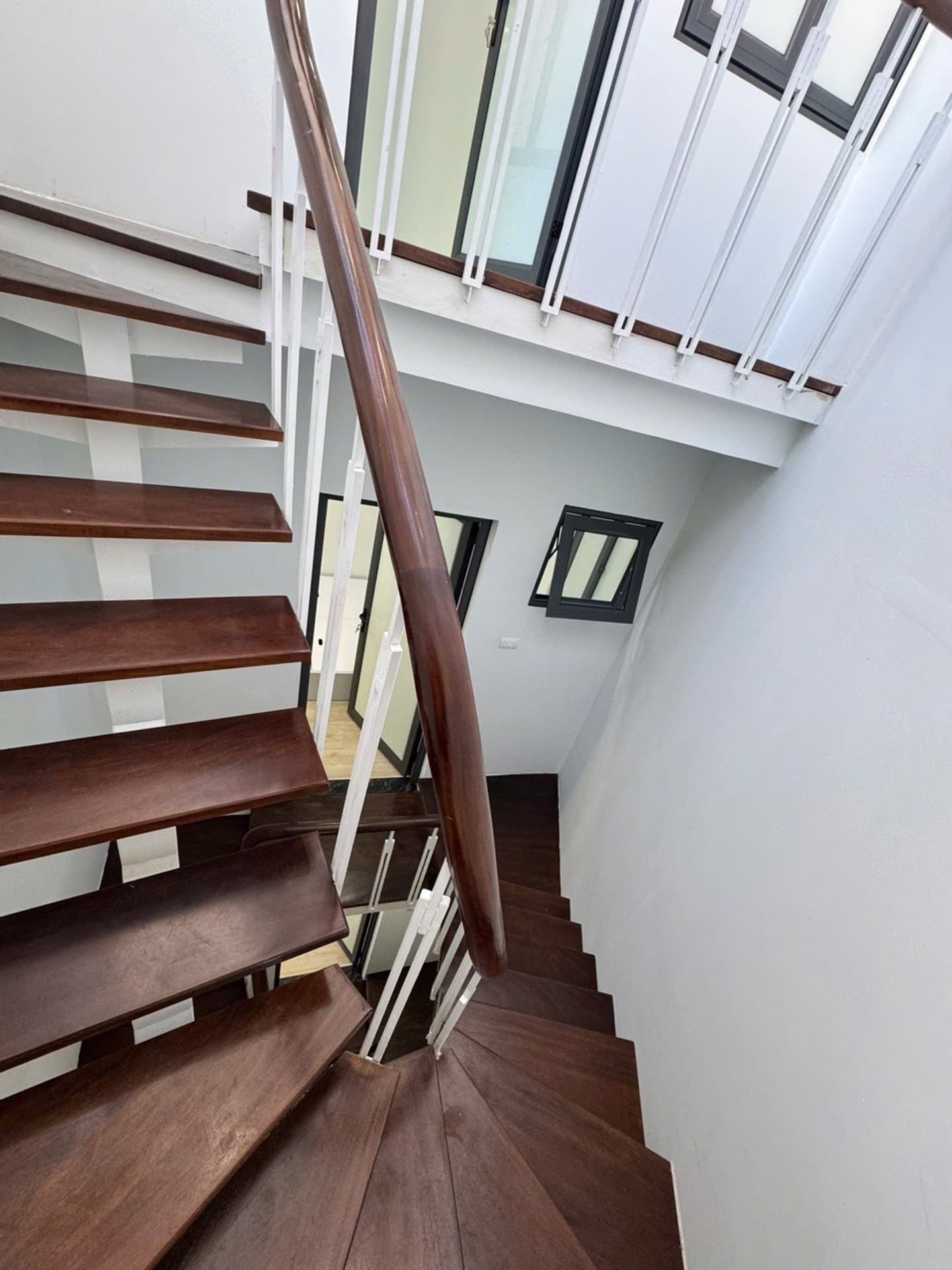 Bán nhà Hương Viên - diện tích 20m2 4 tầng - Ngõ nông, sạch sẽ - giá 3,6 tỷ