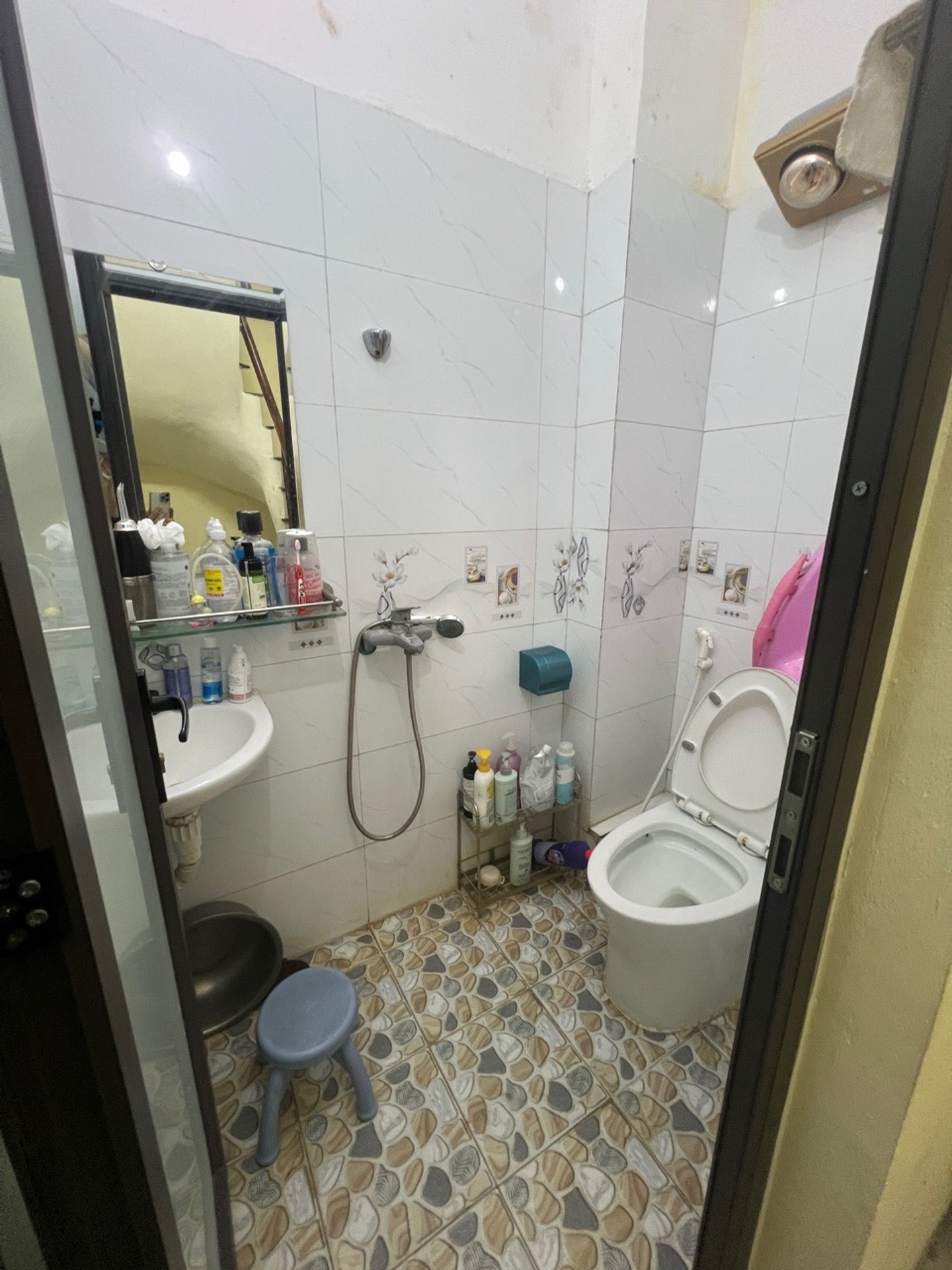 Bán nhà Lĩnh Nam - diện tích 28m2 3 tầng - Nhà đẹp ở ngay - giá 3,15 tỷ