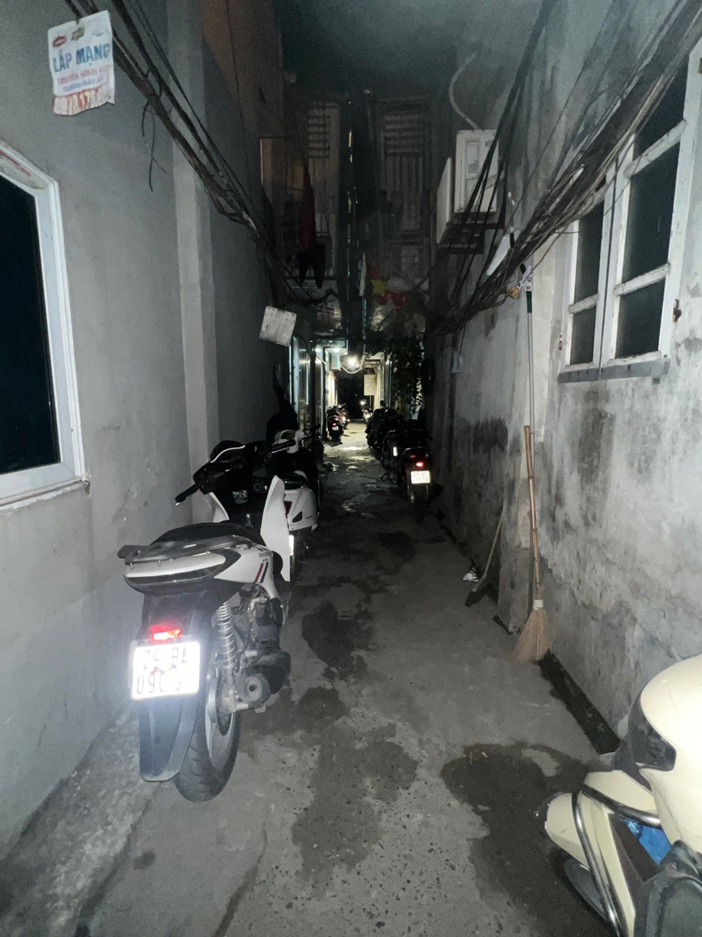 Bán nhà Lĩnh Nam - diện tích 28m2 3 tầng - Nhà đẹp ở ngay - giá 3,15 tỷ