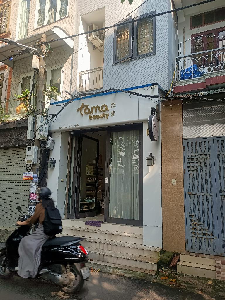 Bán nhà Mai Anh Tuấn - diện tích 40m2 5 tầng - Mặt hồ, mặt phố trung tâm Đống Đa - giá 22 tỷ