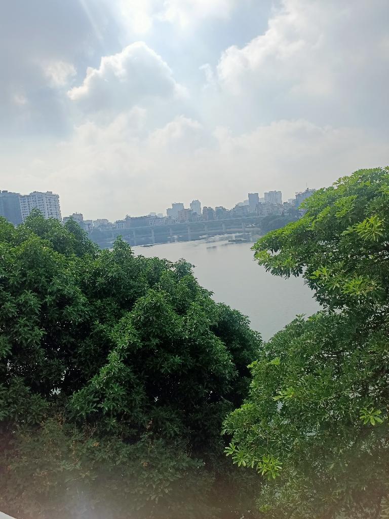 Bán nhà Mai Anh Tuấn - diện tích 40m2 5 tầng - Mặt hồ, mặt phố trung tâm Đống Đa - giá 22 tỷ