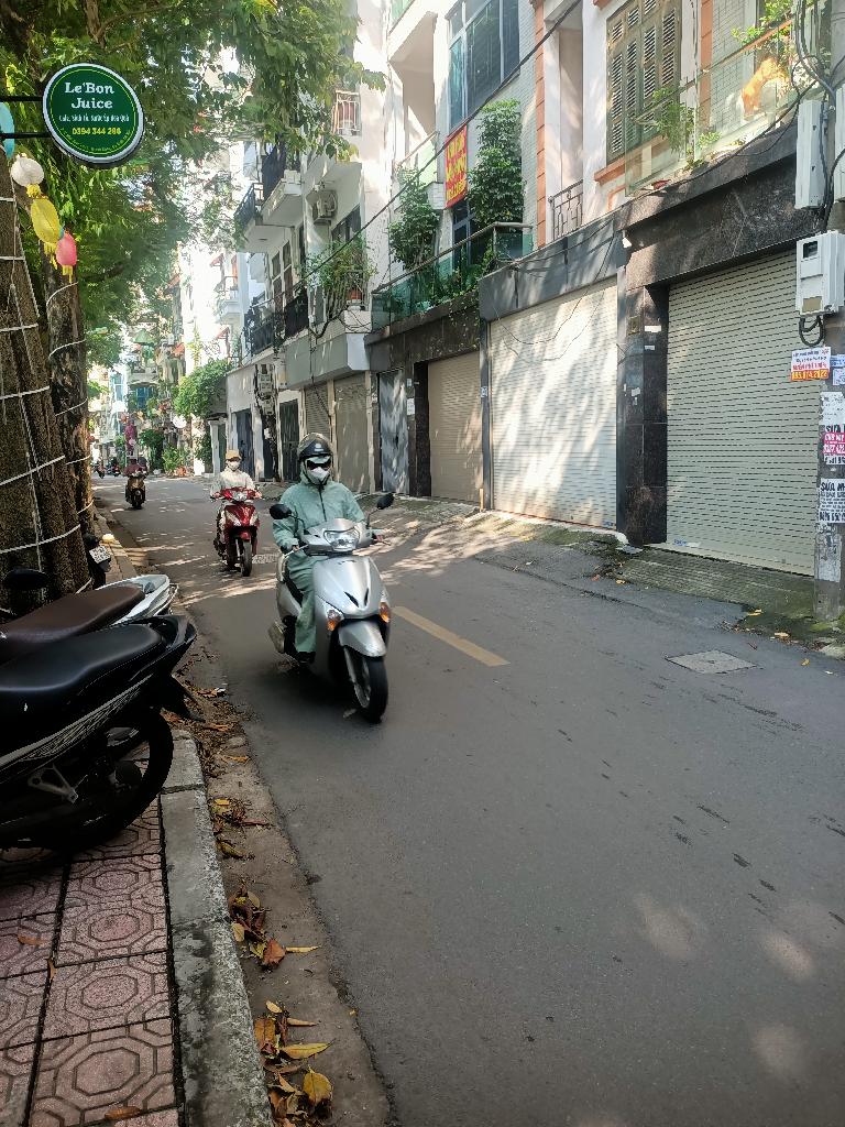 Bán nhà Mai Anh Tuấn - diện tích 40m2 5 tầng - Mặt hồ, mặt phố trung tâm Đống Đa - giá 22 tỷ