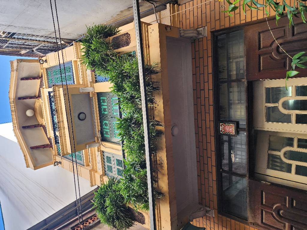 Bán nhà Bạch Mai - diện tích 103m2 4 tầng - Ô Tô QUA NHÀ - giá 34 tỷ