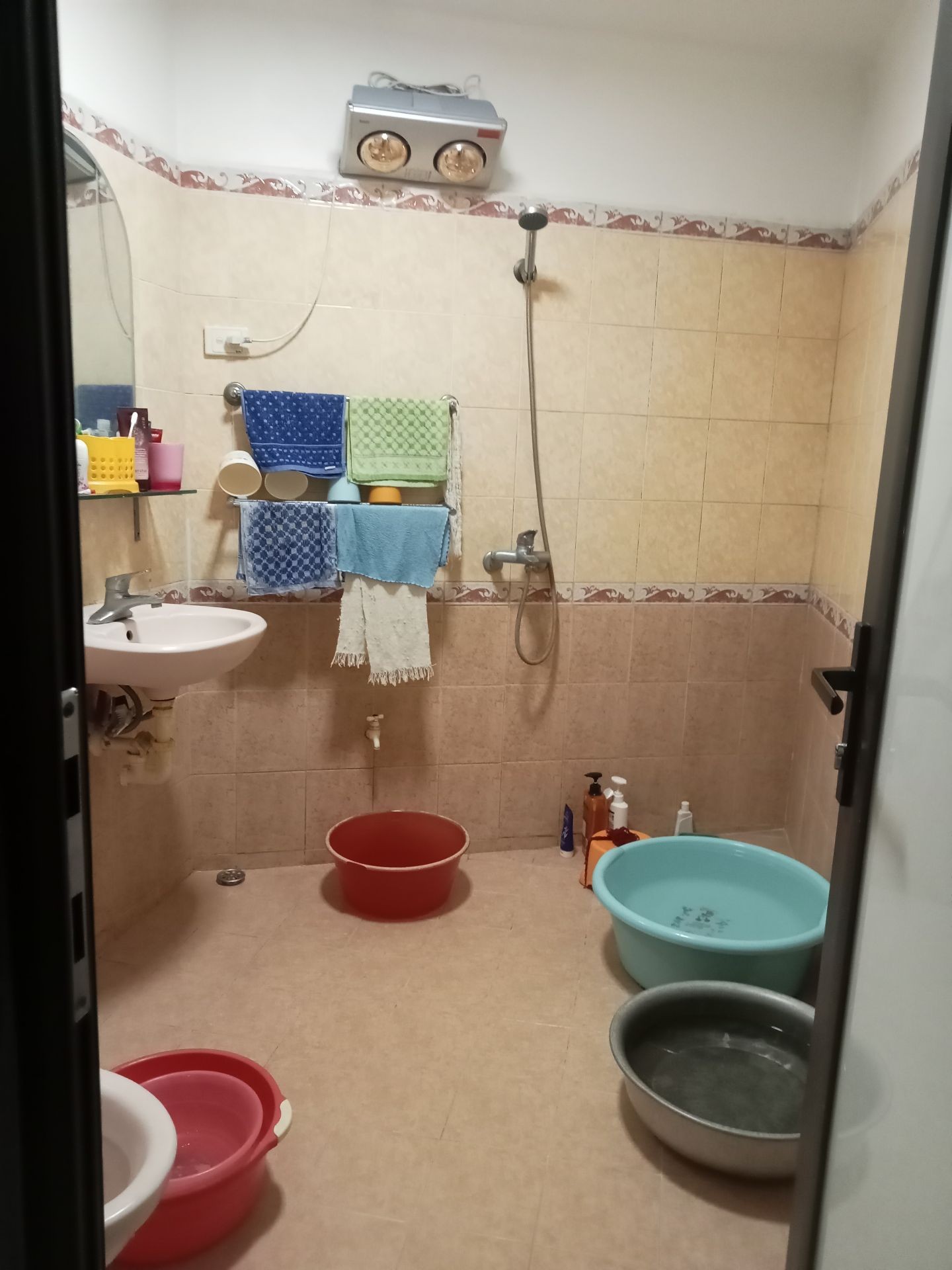 Bán nhà Đặng Văn Ngữ - diện tích 137m2 3 tầng - Lô góc 3 mặt thoáng - giá 43,9 tỷ