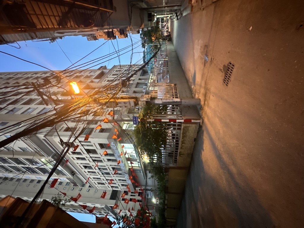 Bán nhà Trịnh Đình Cửu - diện tích 65m2 3 tầng - Ô TÔ TRÁNH trước nhà - giá 26 tỷ