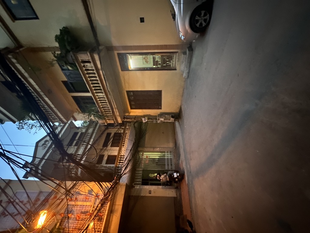 Bán nhà Trịnh Đình Cửu - diện tích 65m2 3 tầng - Ô TÔ TRÁNH trước nhà - giá 26 tỷ