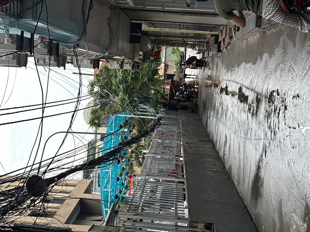 Bán nhà Trịnh Đình Cửu - diện tích 65m2 3 tầng - Ô TÔ TRÁNH trước nhà - giá 26 tỷ