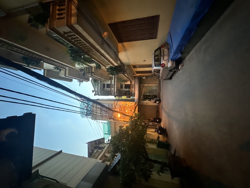 Bán nhà Trịnh Đình Cửu - diện tích 65m2 3 tầng - Ô TÔ TRÁNH trước nhà - giá 26 tỷ