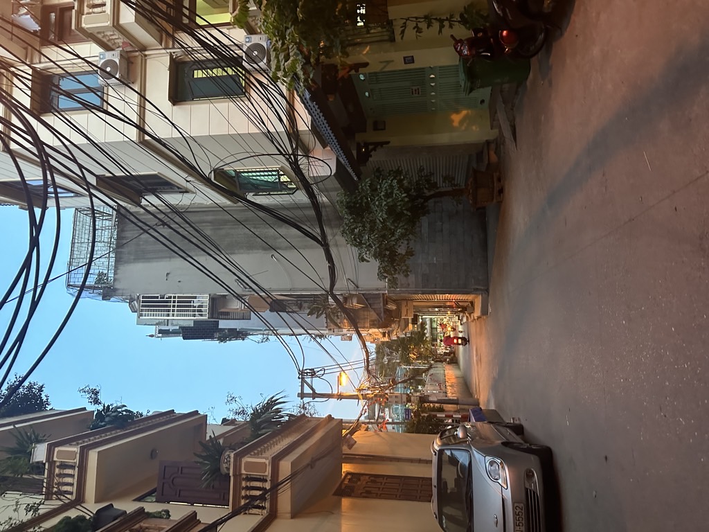 Bán nhà Trịnh Đình Cửu - diện tích 65m2 3 tầng - Ô TÔ TRÁNH trước nhà - giá 26 tỷ