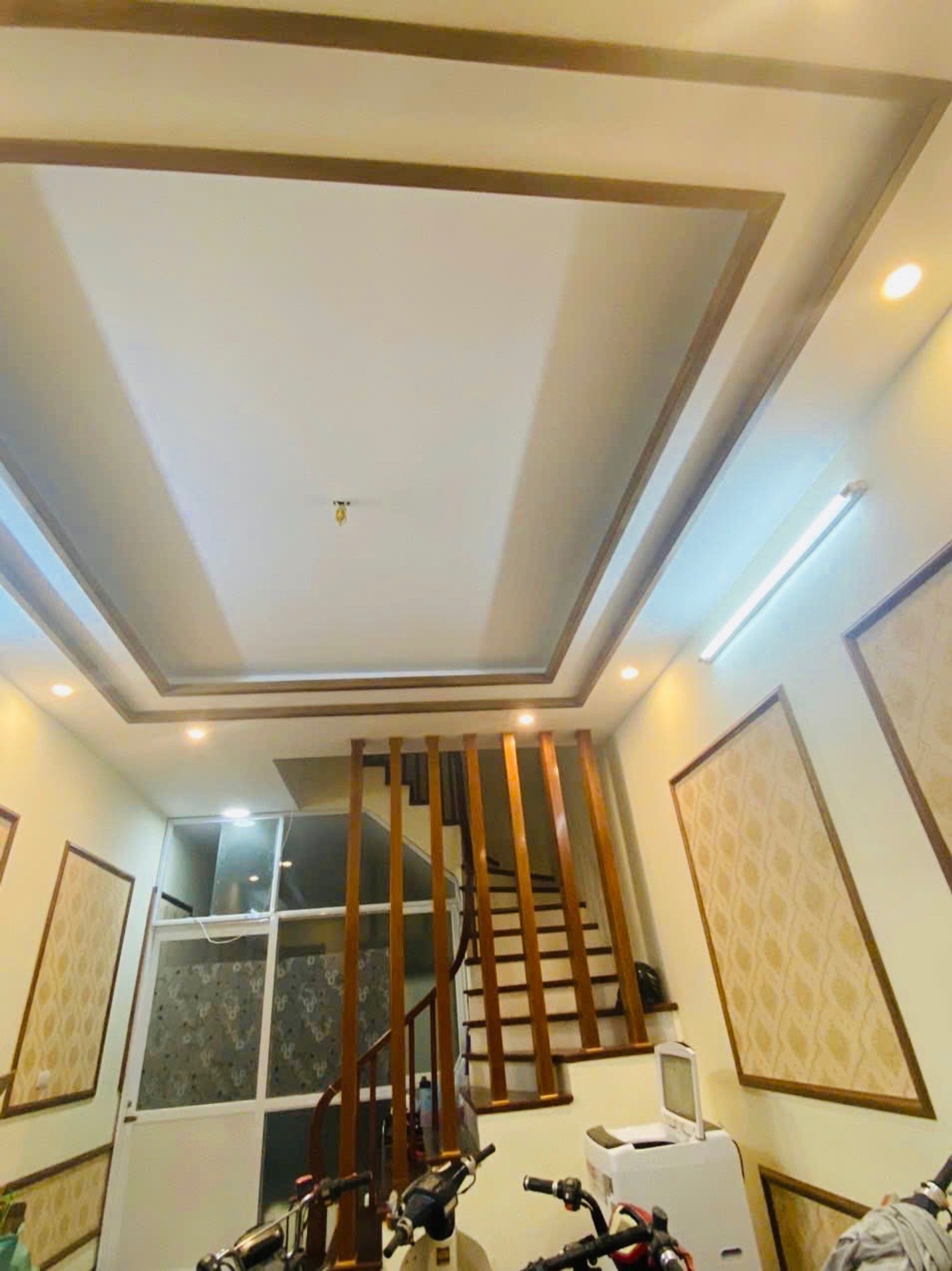 Bán nhà Tân Mai - diện tích 55m2 5 tầng - Nhà đẹp dân xây - giá 10,8 tỷ
