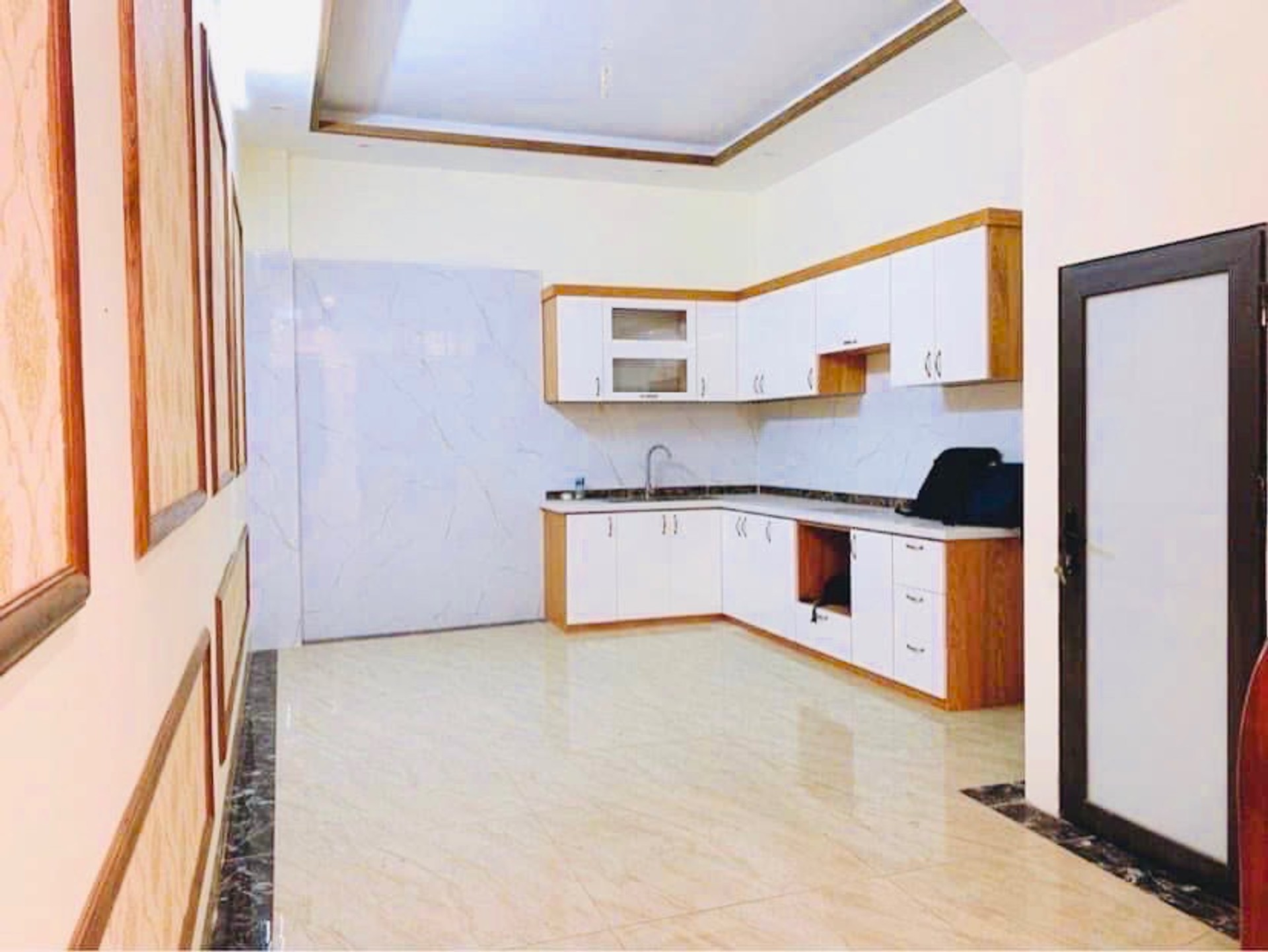 Bán nhà Tân Mai - diện tích 55m2 5 tầng - Nhà đẹp dân xây - giá 10,8 tỷ