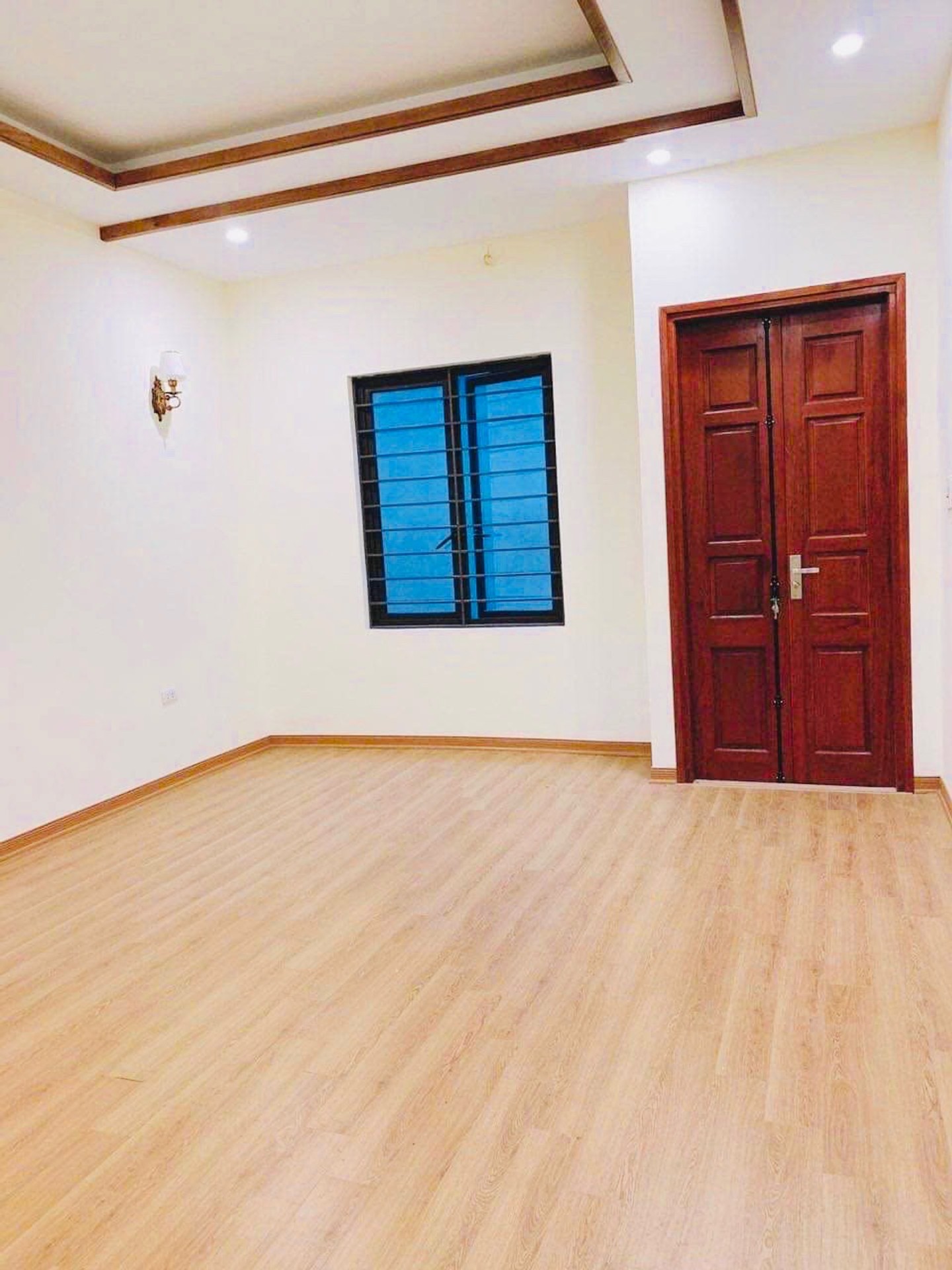Bán nhà Tân Mai - diện tích 55m2 5 tầng - Nhà đẹp dân xây - giá 10,8 tỷ