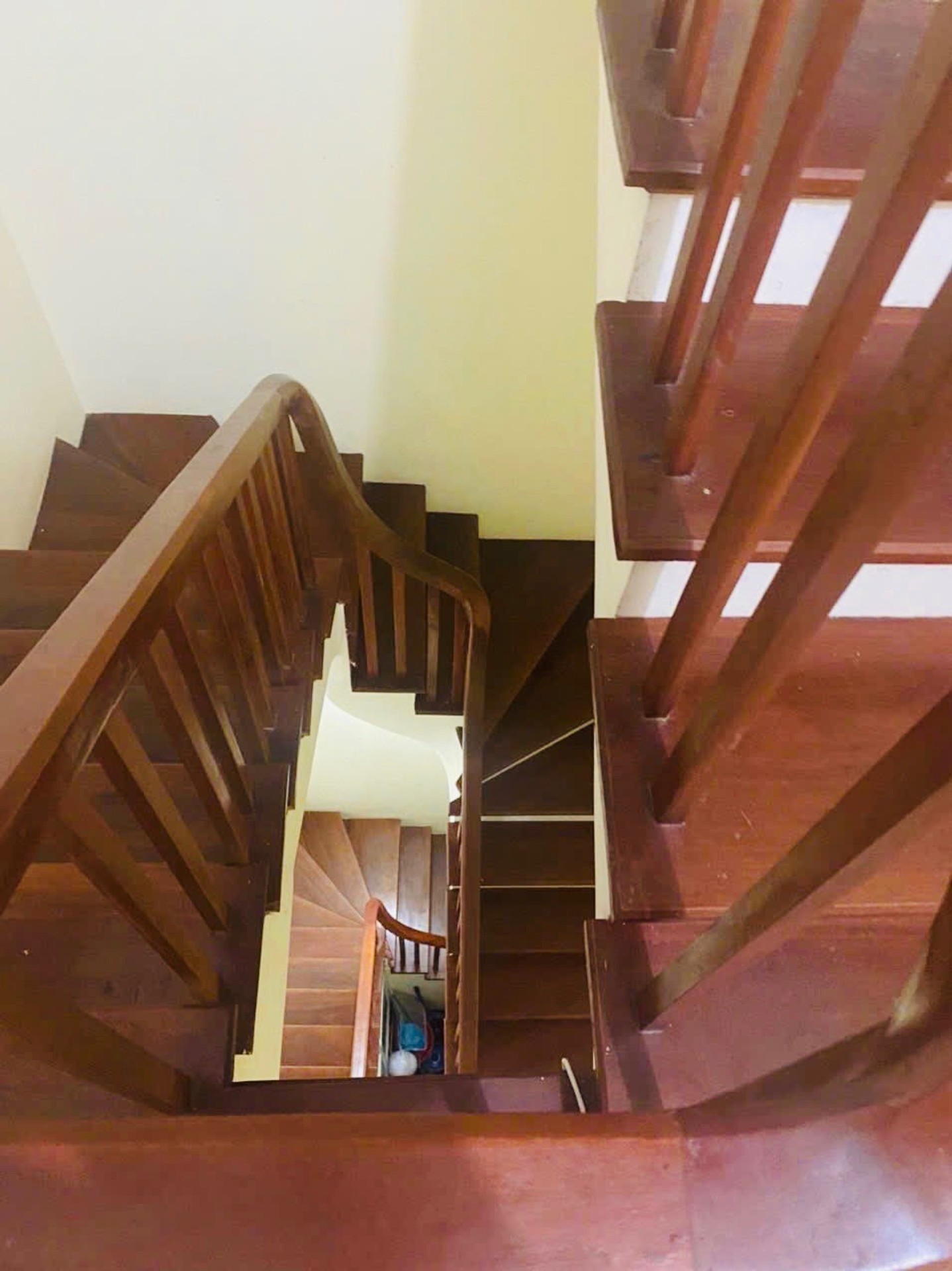 Bán nhà Tân Mai - diện tích 55m2 5 tầng - Nhà đẹp dân xây - giá 10,8 tỷ