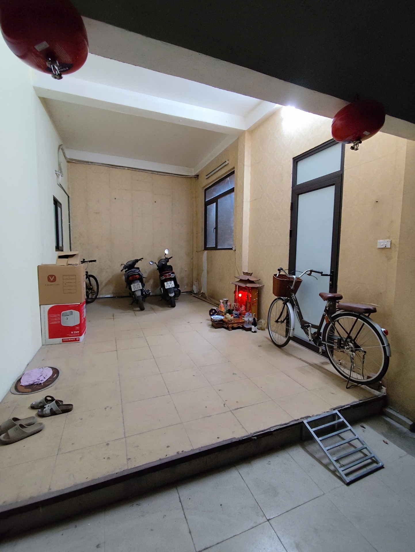 Bán nhà Minh Khai - diện tích 70m2 5 tầng - Lô góc - giá 13,9 tỷ
