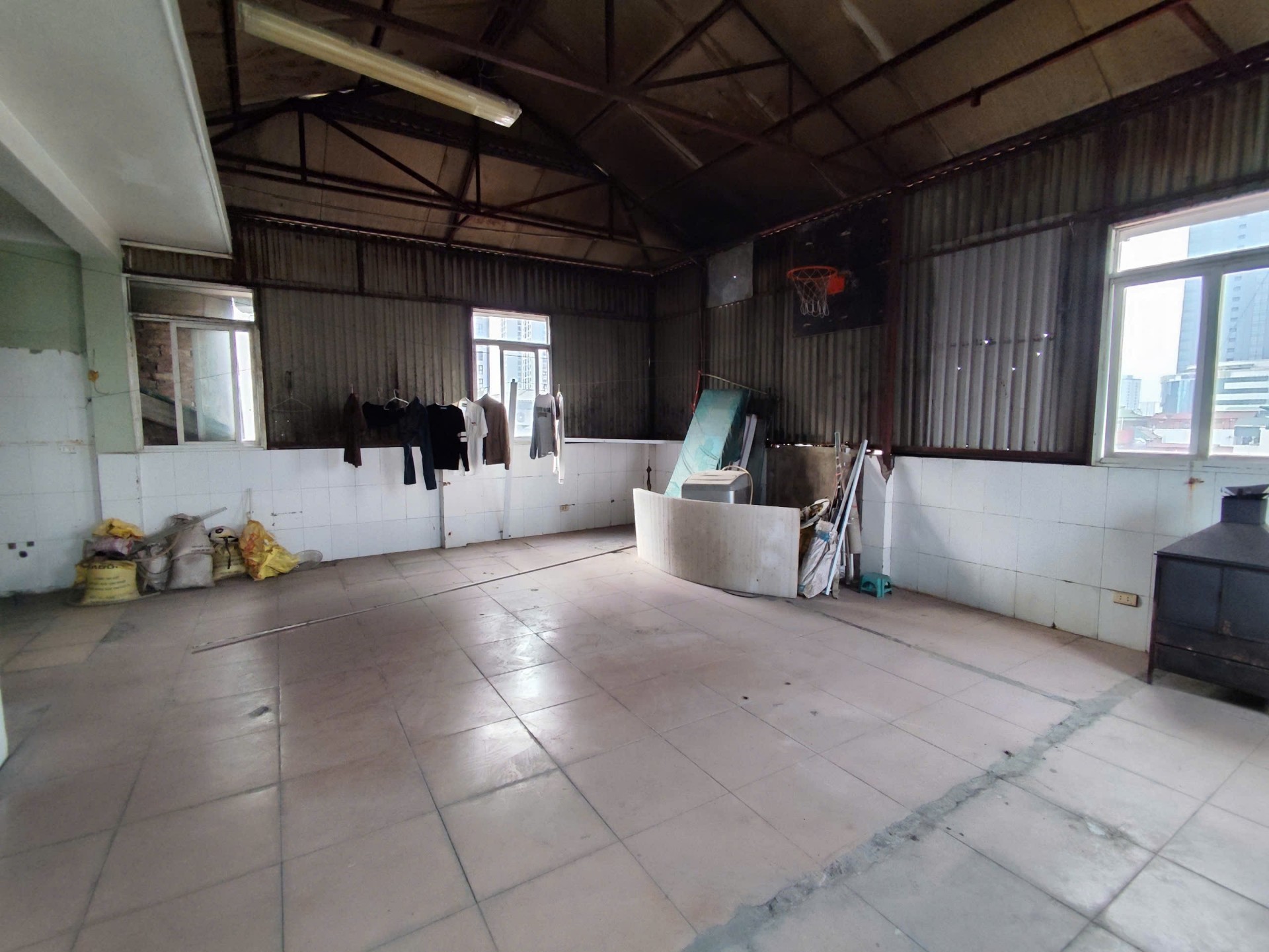 Bán nhà Minh Khai - diện tích 70m2 5 tầng - Lô góc - giá 13,9 tỷ