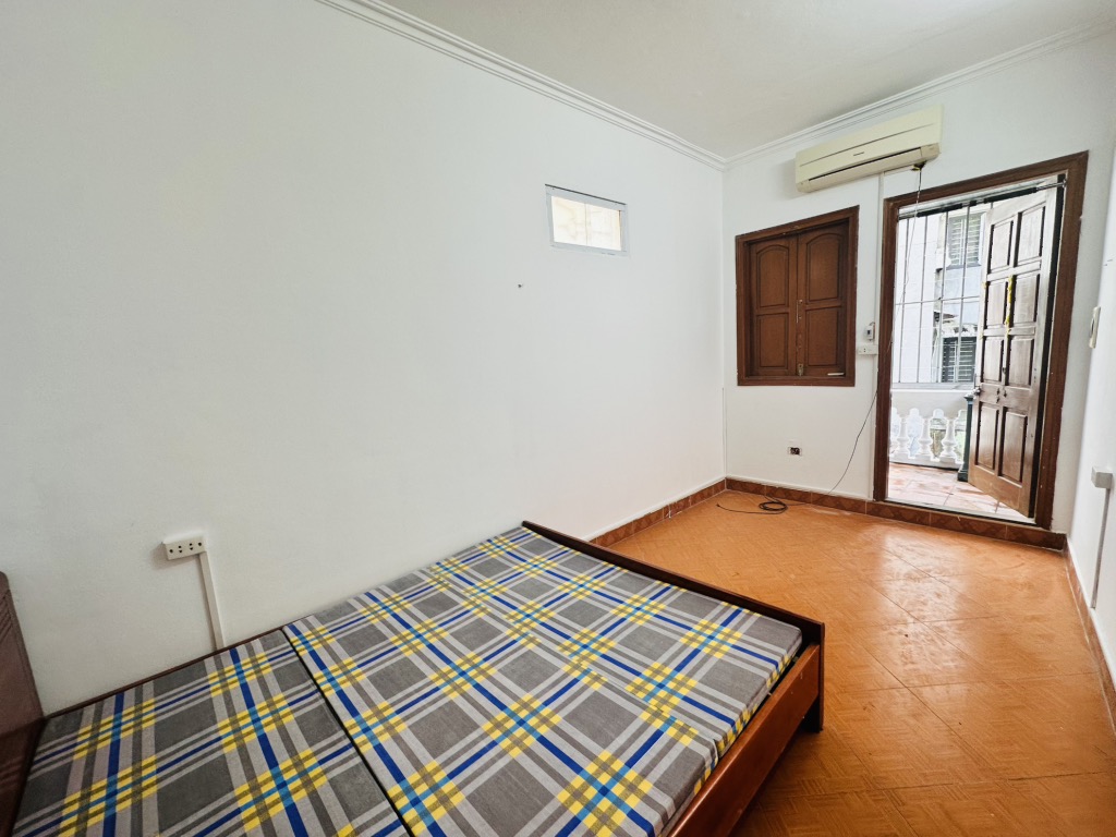 Bán nhà Hồng Mai - diện tích 40m2 4 tầng - Nhà đẹp hiếm có - giá 4,8 tỷ
