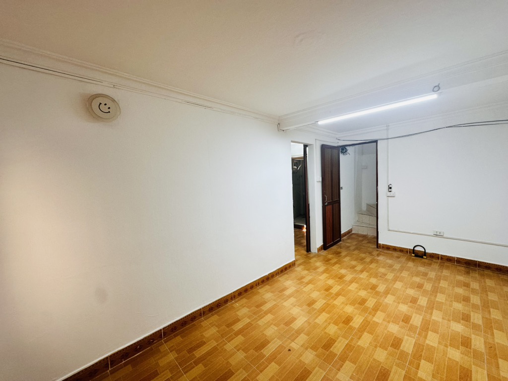 Bán nhà Hồng Mai - diện tích 40m2 4 tầng - Nhà đẹp hiếm có - giá 4,8 tỷ