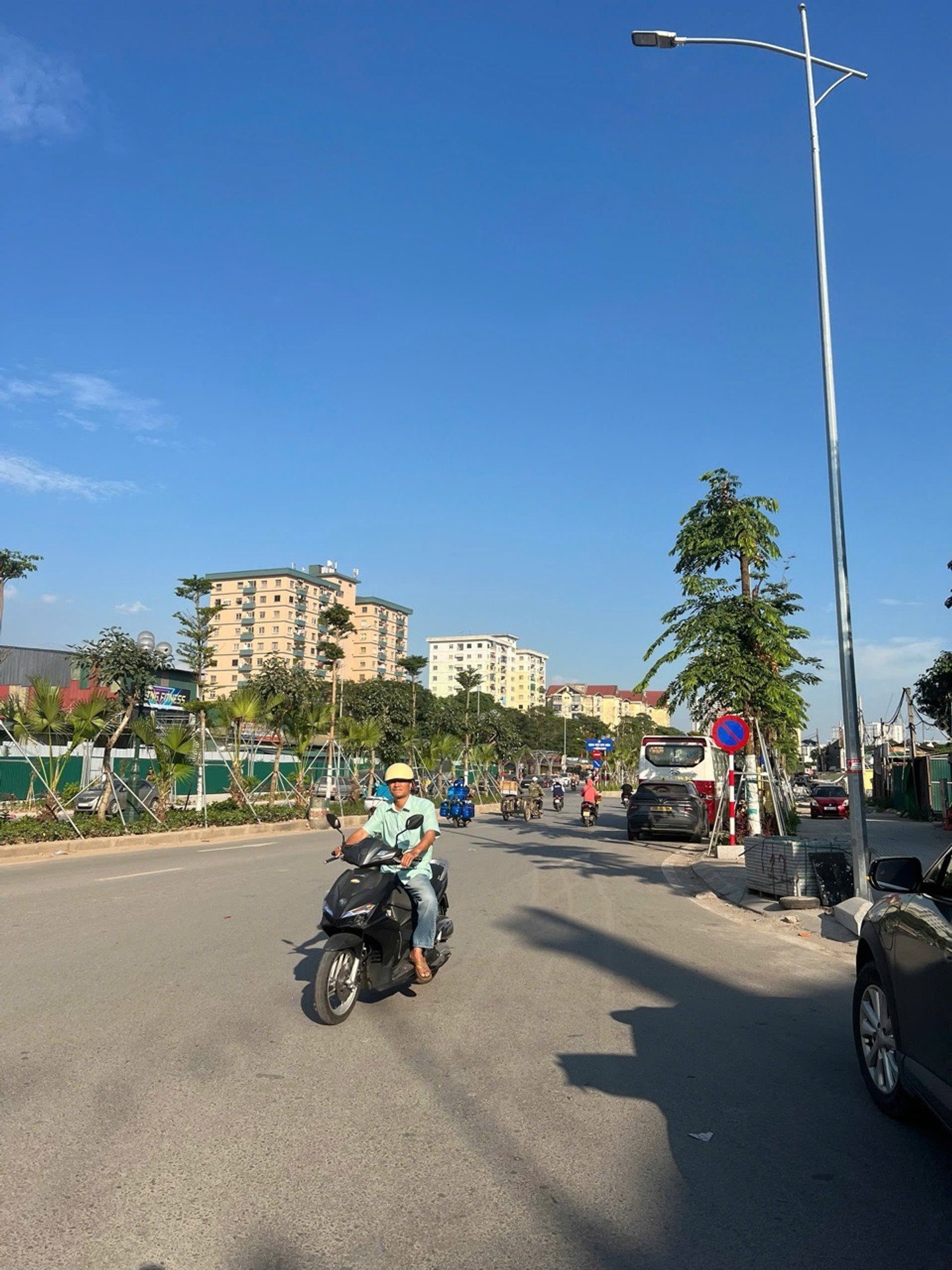 Bán nhà Định Công Thượng - diện tích 43m2 6 tầng - Ô tô nhỏ đỗ cửa - giá 12,9 tỷ