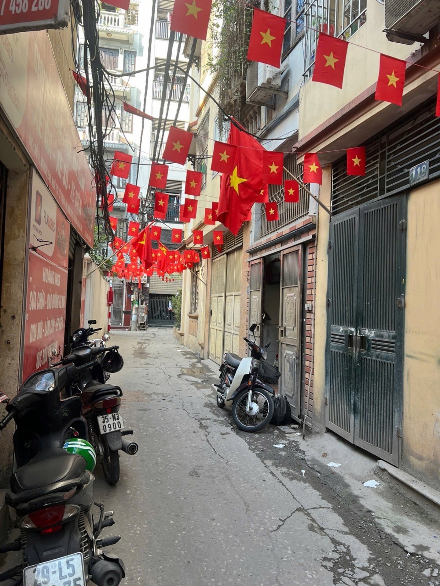 Bán nhà Định Công Thượng - diện tích 43m2 6 tầng - Ô tô nhỏ đỗ cửa - giá 12,9 tỷ