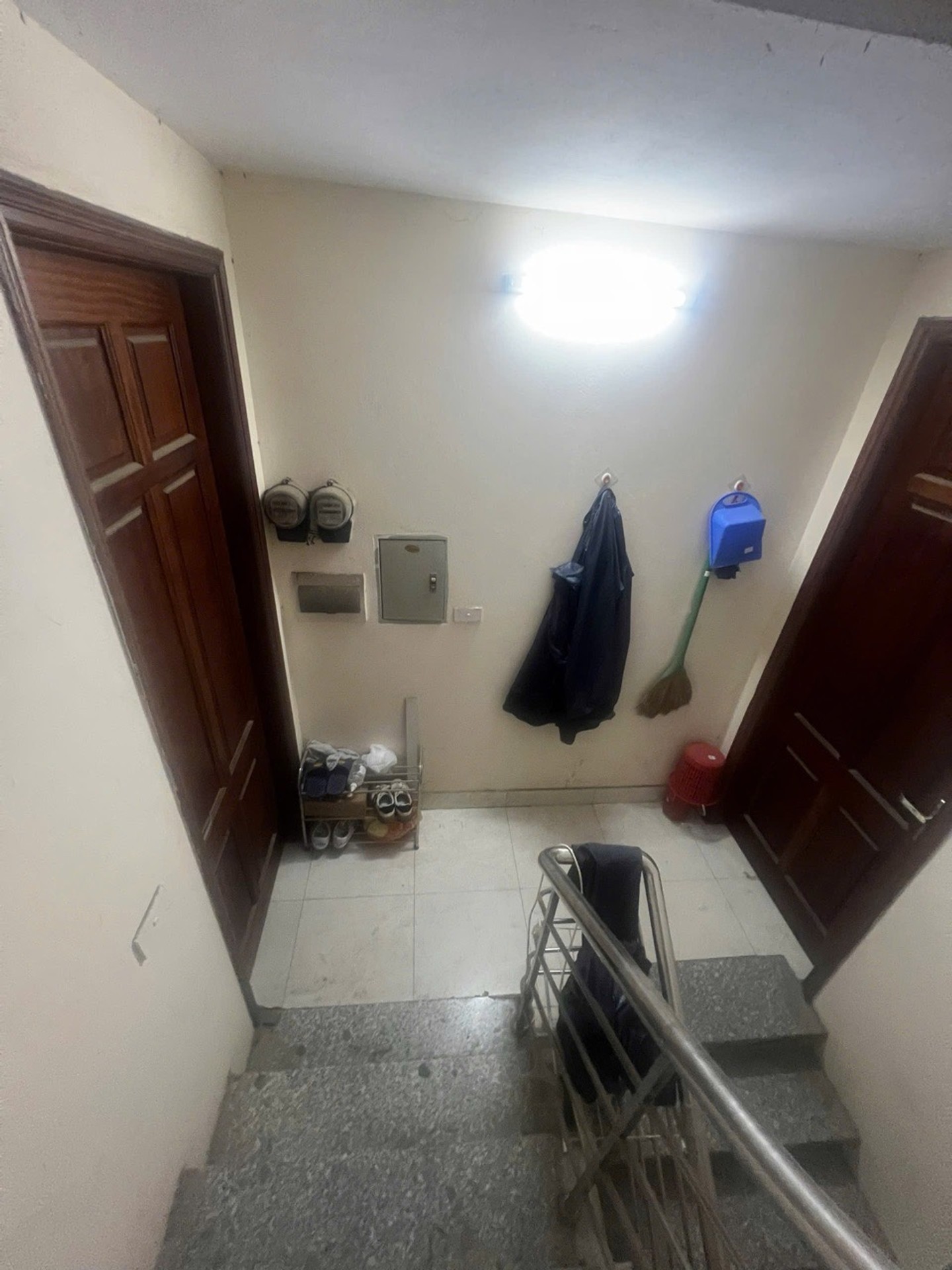 Bán nhà Định Công Thượng - diện tích 43m2 6 tầng - Ô tô nhỏ đỗ cửa - giá 12,9 tỷ