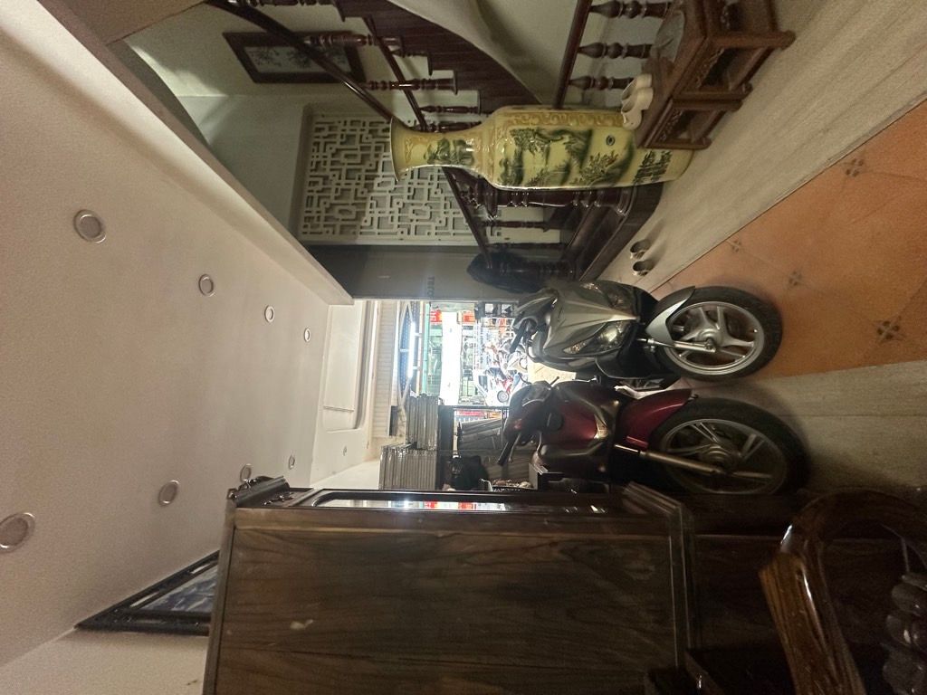 Bán nhà Đê La Thành - diện tích 57m2 4 tầng - Ô tô tránh - giá 4,4 tỷ