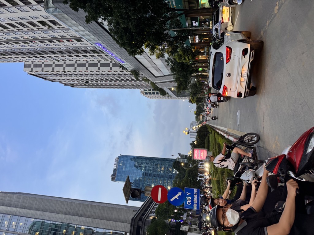 Bán nhà Lê Văn Lương - diện tích 80m2 4 tầng - Lô góc - giá 28,5 tỷ