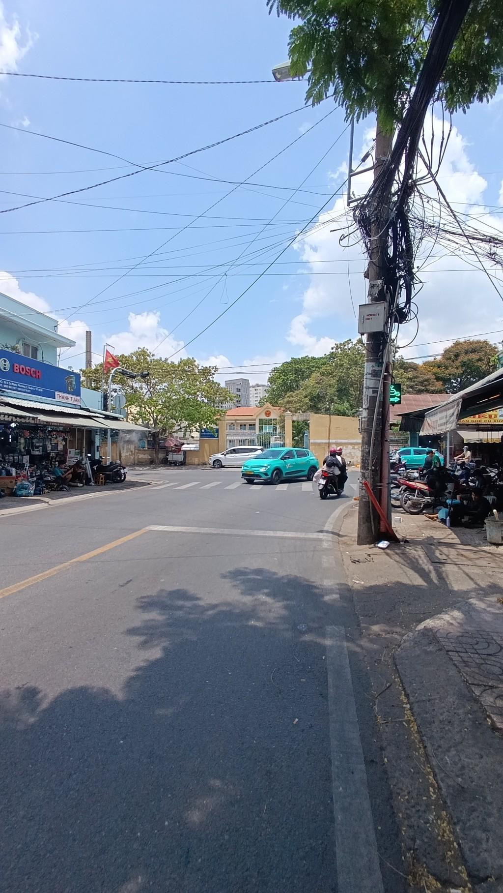 Bán nhà Dạ Nam - diện tích 140m2 2 tầng - Mặt tiền kinh doanh sầm uất - giá 28 tỷ