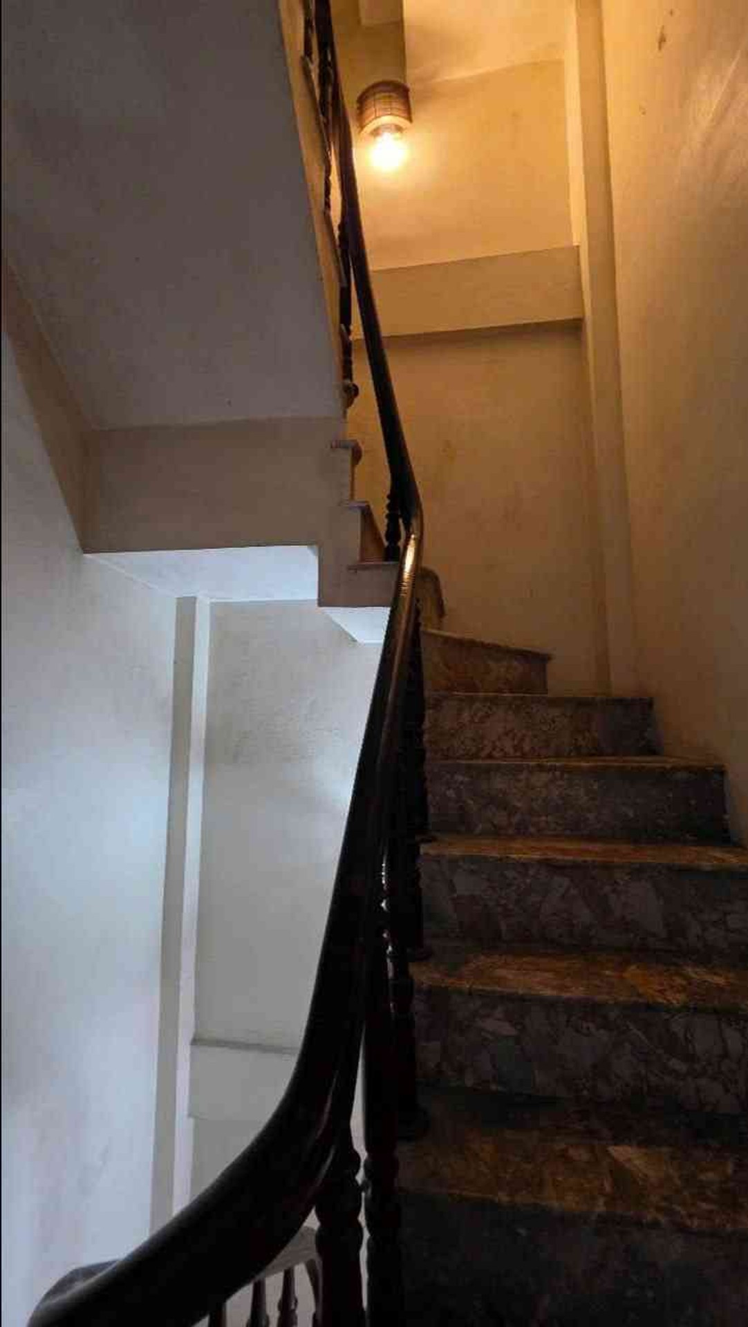 Bán nhà Đặng Văn Ngữ - diện tích 40m2 5 tầng - Ô tô đỗ cửa - giá 10,5 tỷ