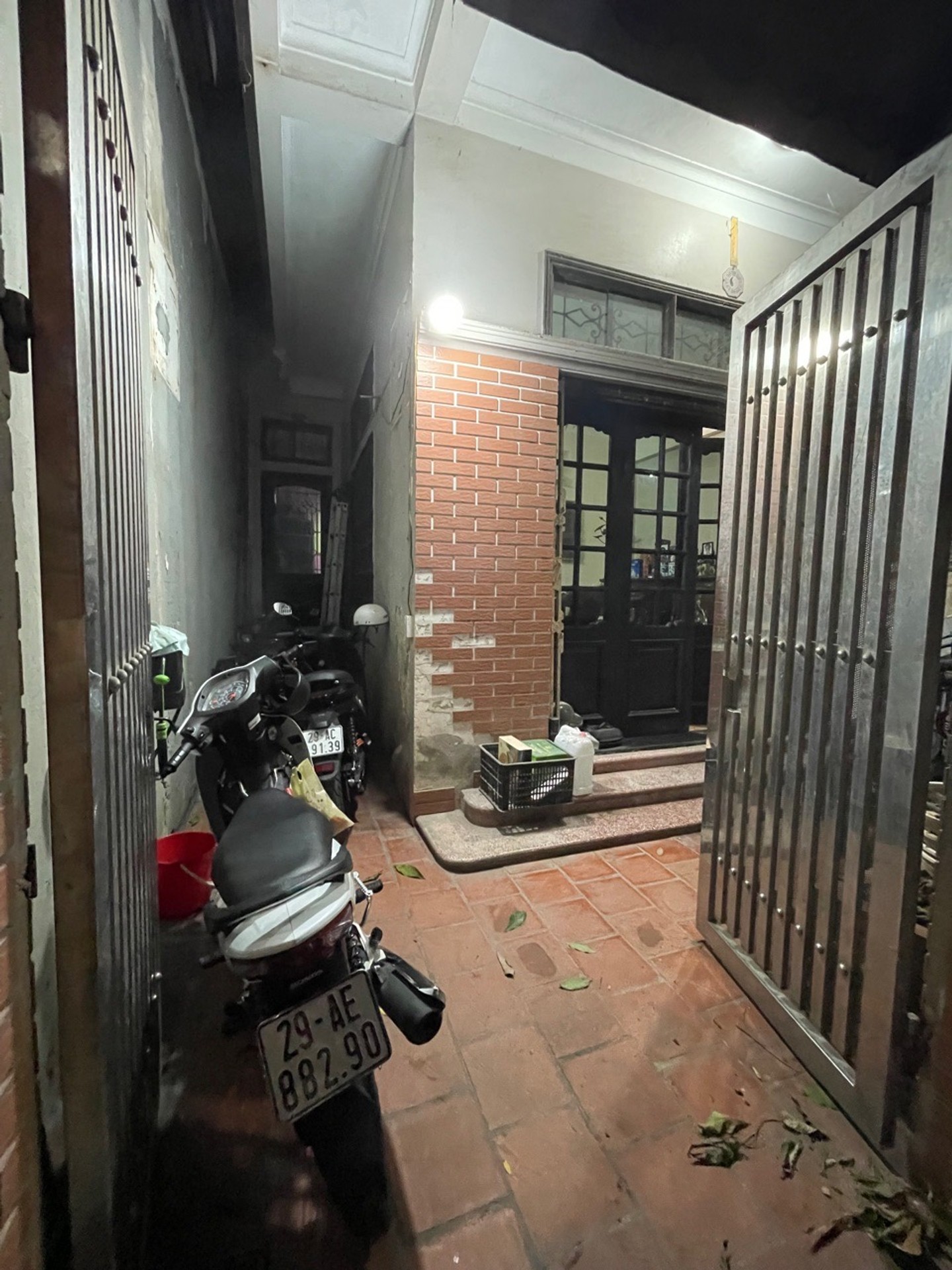 Bán nhà Minh Khai - diện tích 73m2 3 tầng - Nhà đẹp hiếm có - giá 15 tỷ