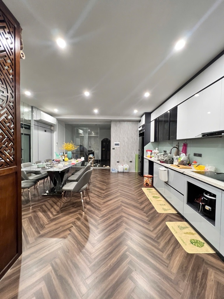 Bán nhà Nguyễn Khuyến - diện tích 106m2 6 tầng - Ô TÔ TRÁNH - giá 35,5 tỷ