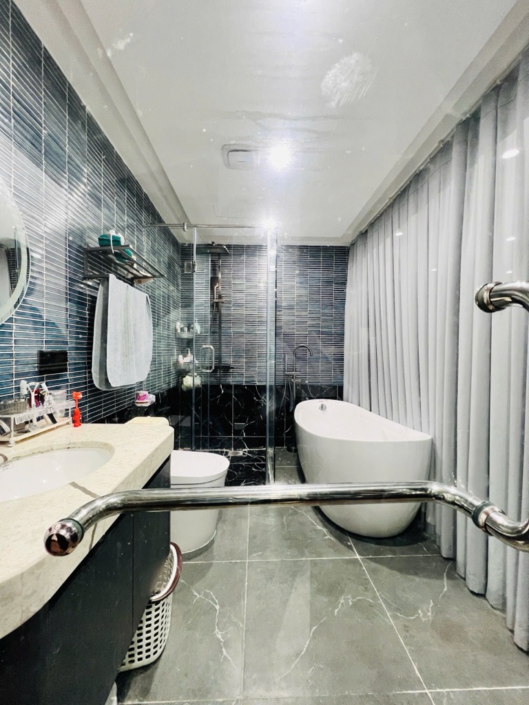 Bán nhà Nguyễn Khuyến - diện tích 106m2 6 tầng - Ô TÔ TRÁNH - giá 35,5 tỷ