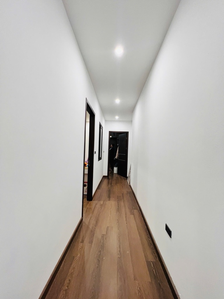 Bán nhà Nguyễn Khuyến - diện tích 106m2 6 tầng - Ô TÔ TRÁNH - giá 35,5 tỷ