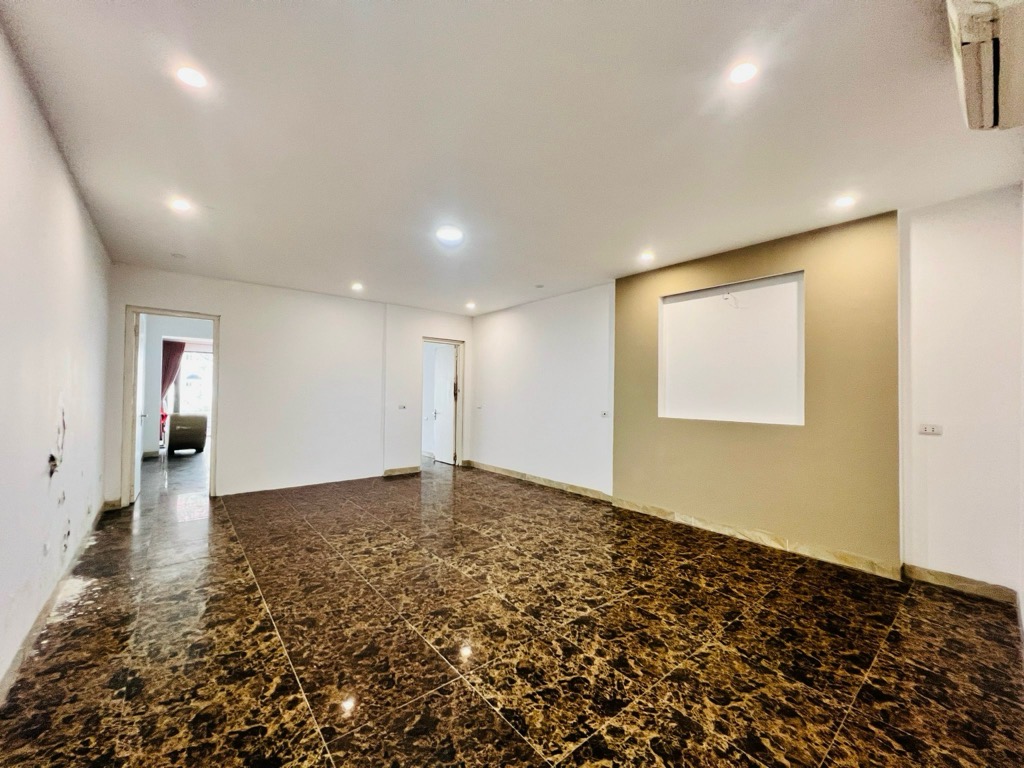 Bán nhà Nguyễn Khuyến - diện tích 106m2 6 tầng - Ô TÔ TRÁNH - giá 35,5 tỷ