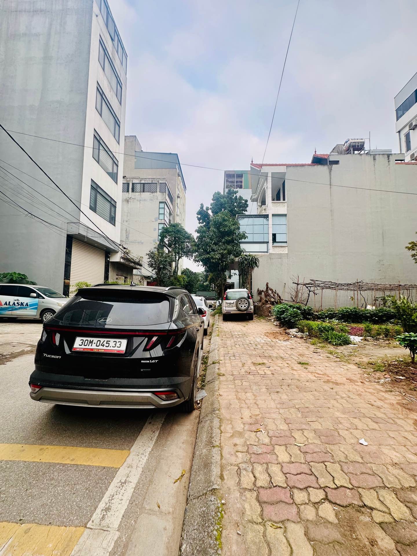 Bán nhà Ngõ 3 ô tô tránh - diện tích 80m2 0 tầng - Lô góc 3 mặt thoáng - giá 27 tỷ