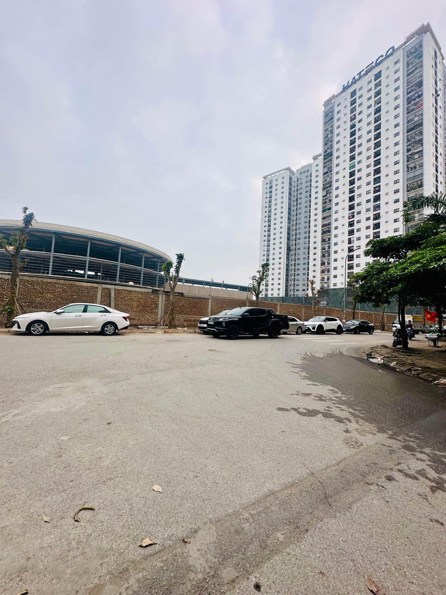 Bán nhà Ngõ 3 ô tô tránh - diện tích 80m2 0 tầng - Lô góc 3 mặt thoáng - giá 27 tỷ