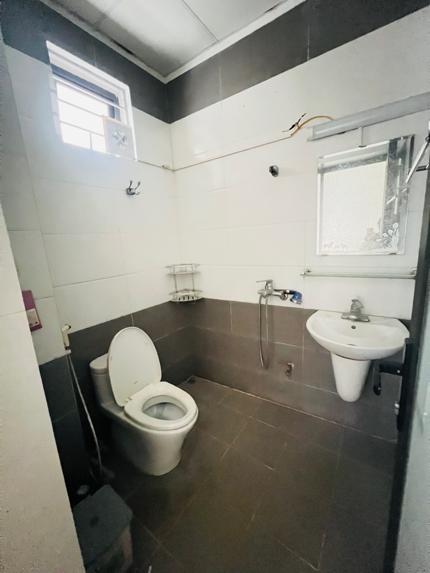 Bán nhà Tam Trinh - diện tích 120m2 3 tầng - Ô tô tránh - giá 5,3 tỷ