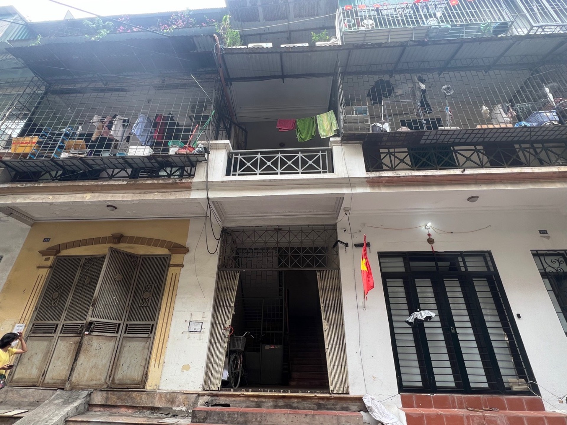 Bán nhà Tam Trinh - diện tích 120m2 3 tầng - Ô tô tránh - giá 5,3 tỷ