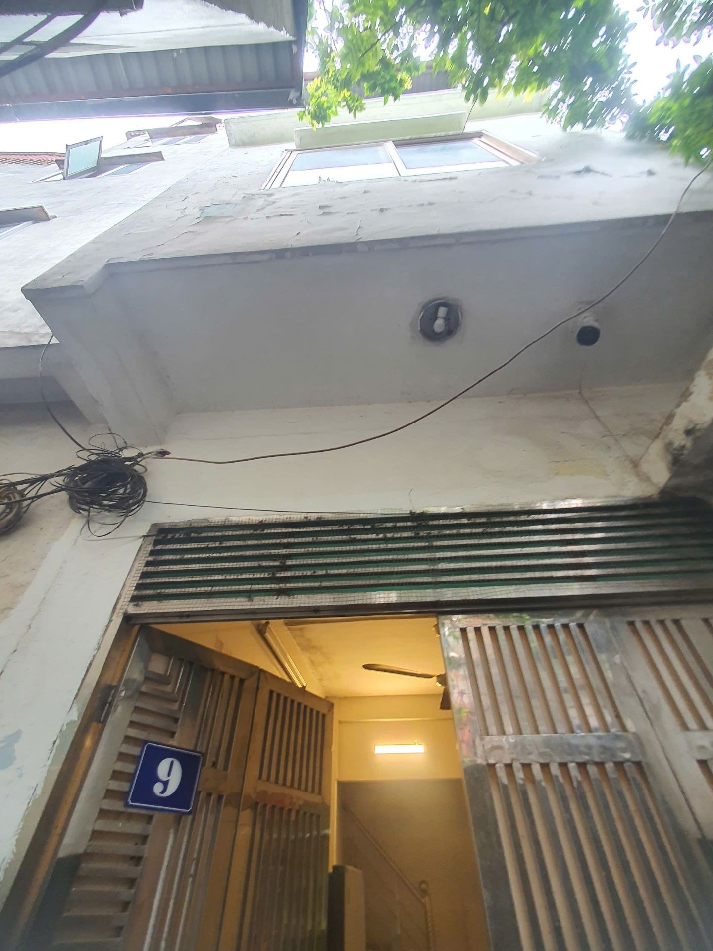 Bán nhà Đại La - diện tích 27m2 3 tầng - Ngõ nông - giá 7,4 tỷ