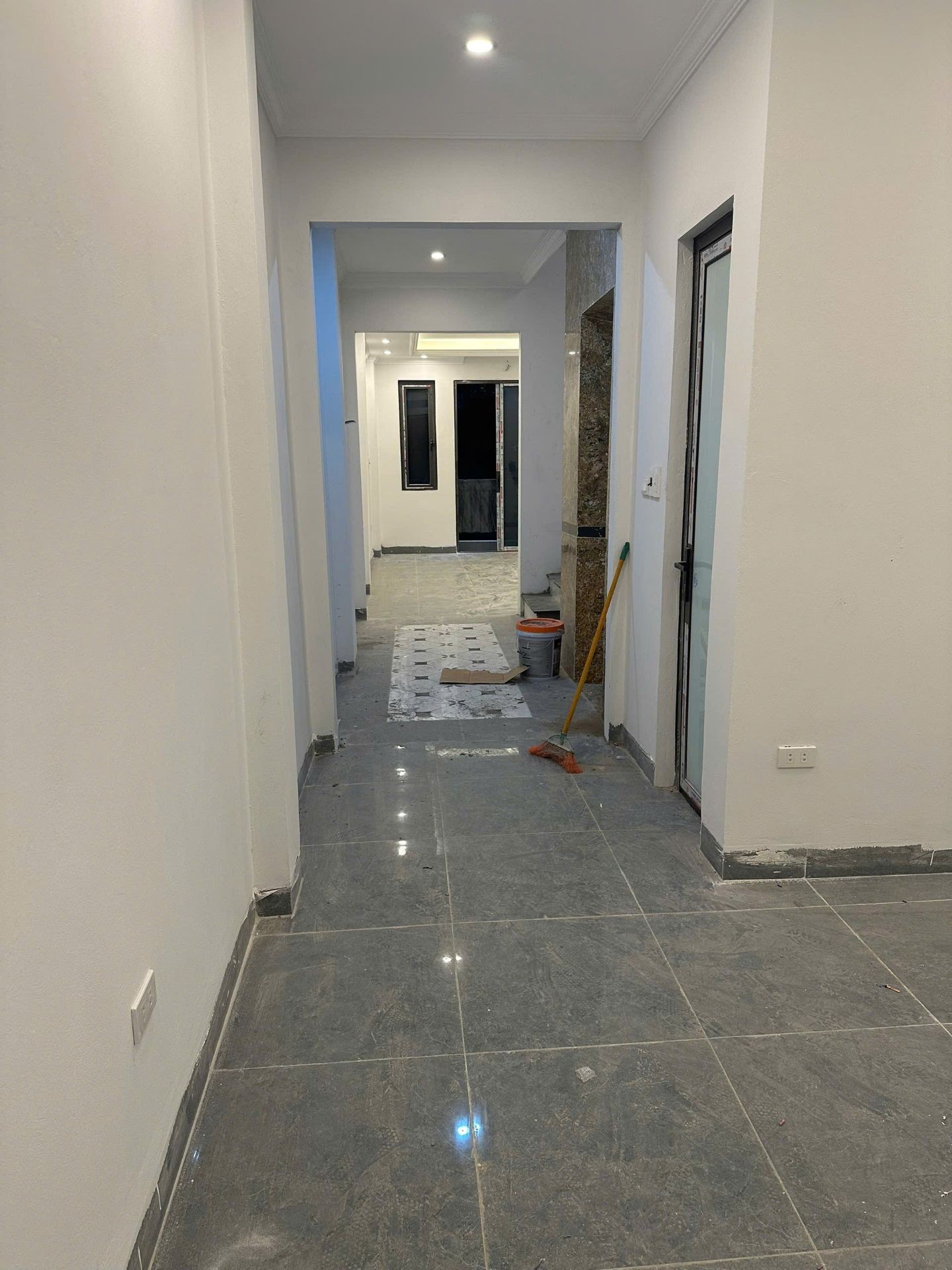 Bán nhà Thịnh Liệt - diện tích 61m2 6 tầng - Gara ô tô - giá 19,3 tỷ